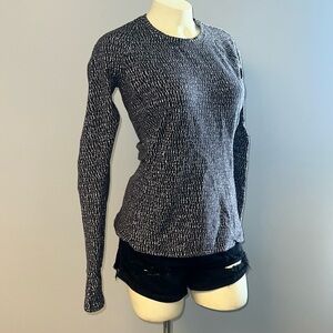 Lululemon Runderful Long Sleeve Shirt size 8